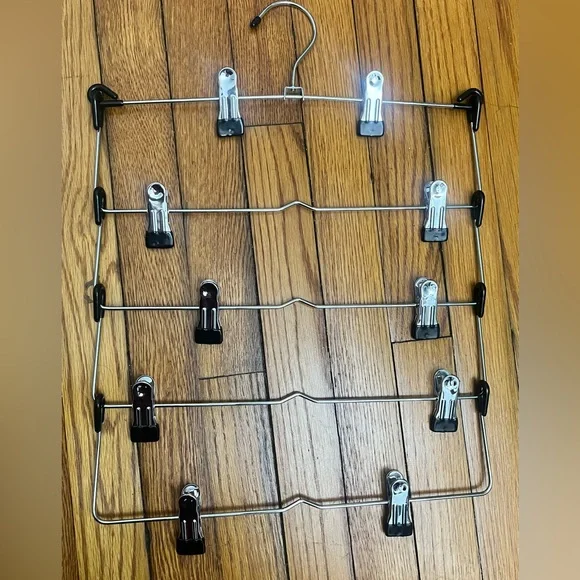 Adjustable Multi-Tier Pants Hanger - Picture 4 of 7
